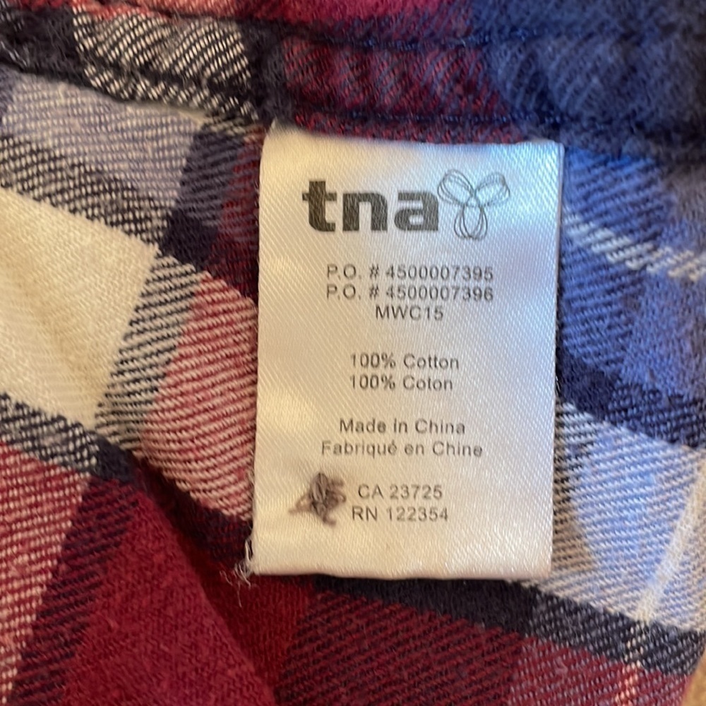 TNA classic flannel shirt in red and blue in women’s size small - Picture 8 of 9